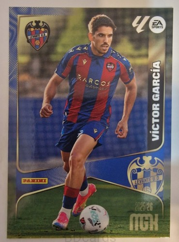 2025-26 Panini Megacracks Victor Garcia Levante /B