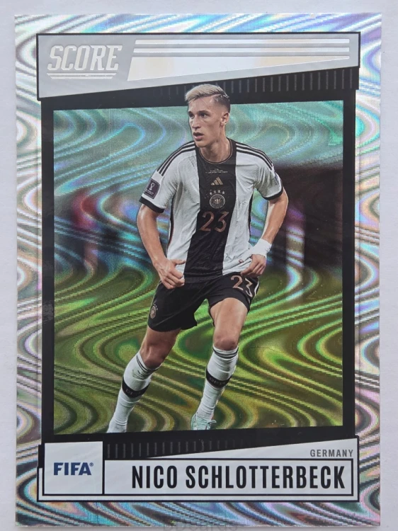 2022-23 Panini Panini Fifa Score Nico Schlotterbeck Niemcy Lawa /F