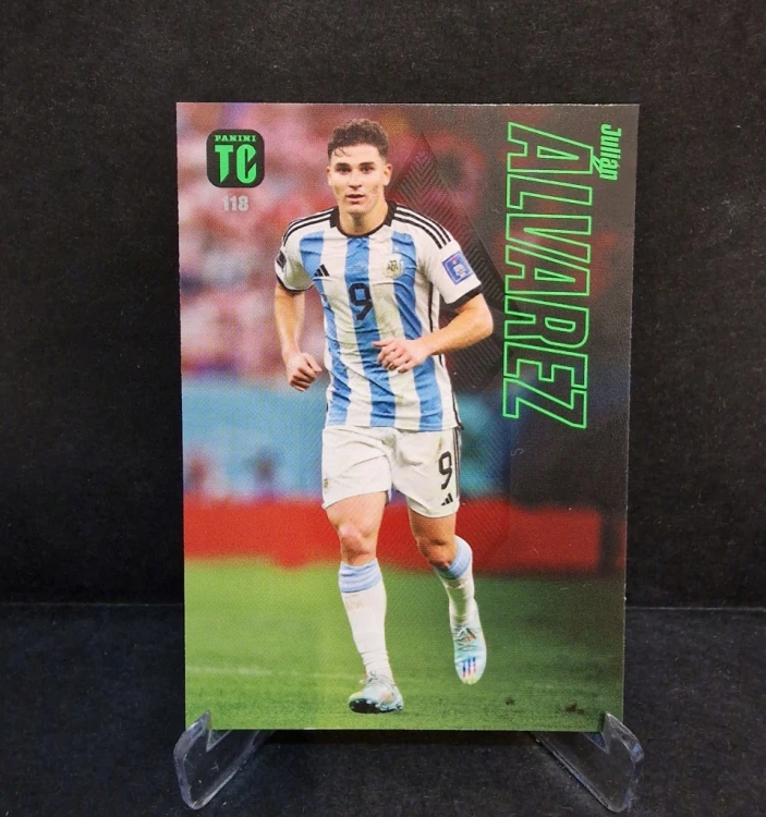 2022-23 Panini Top Class Julian Alvarez Argentyna /M10