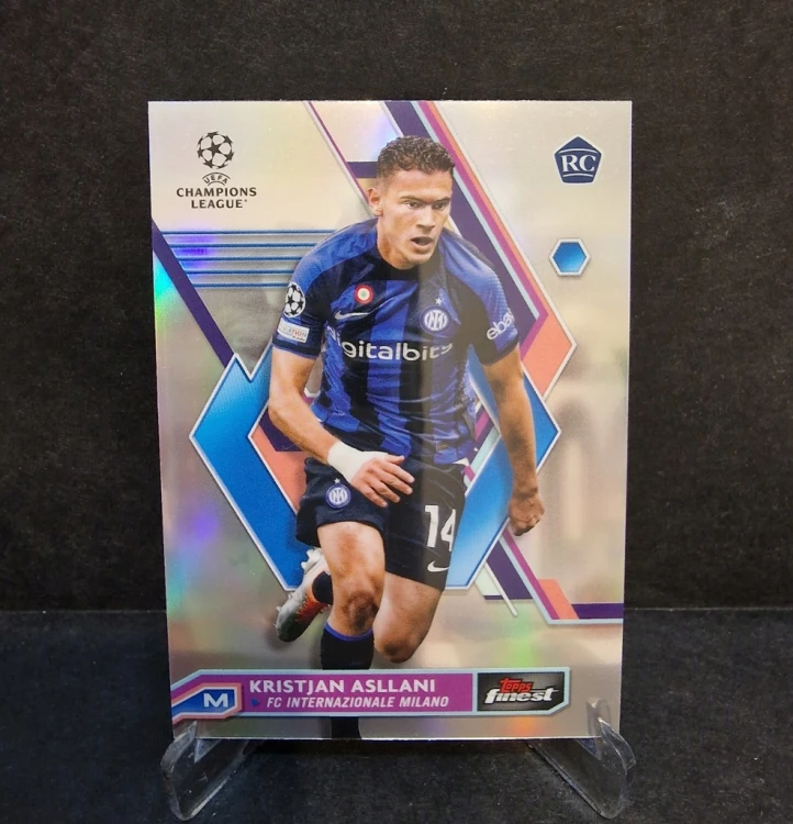 2022-23 Topps Finest Kristjan Asllani FC Internazionale Milano/ ll24