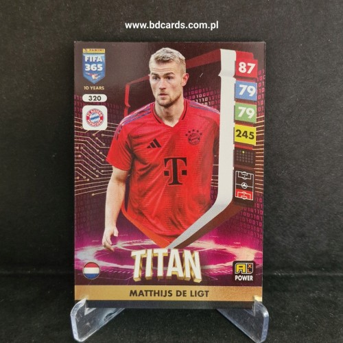 2025 Panini Adrenalyn XL Fifa 365 De Ligt Bayern Monachium Titan /FF11