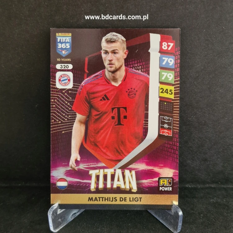 2025 Panini Adrenalyn XL Fifa 365 De Ligt Bayern Monachium Titan /FF11