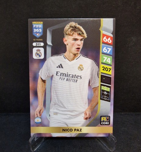 2025 Panini Fifa 365 Nico Paz Real Madryt / LL32