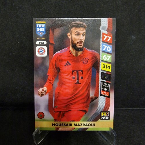 2025 Panini Fifa 365 Noussair Mazraoui 123 Bayern Monachium /LT5