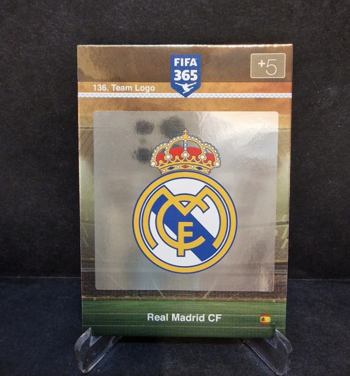 2015-16 Panini Fifa 365 Club Badge Real Madryt /PF2