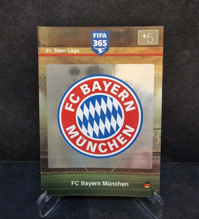 2015-16 Panini Fifa 365 Club Badge Bayern Munich /PF1