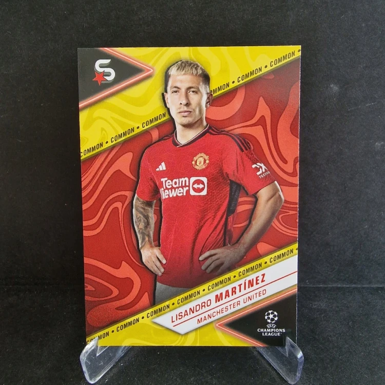 2025 Topps Superstars Lisandro Martinez Manchester United Common /GZ3